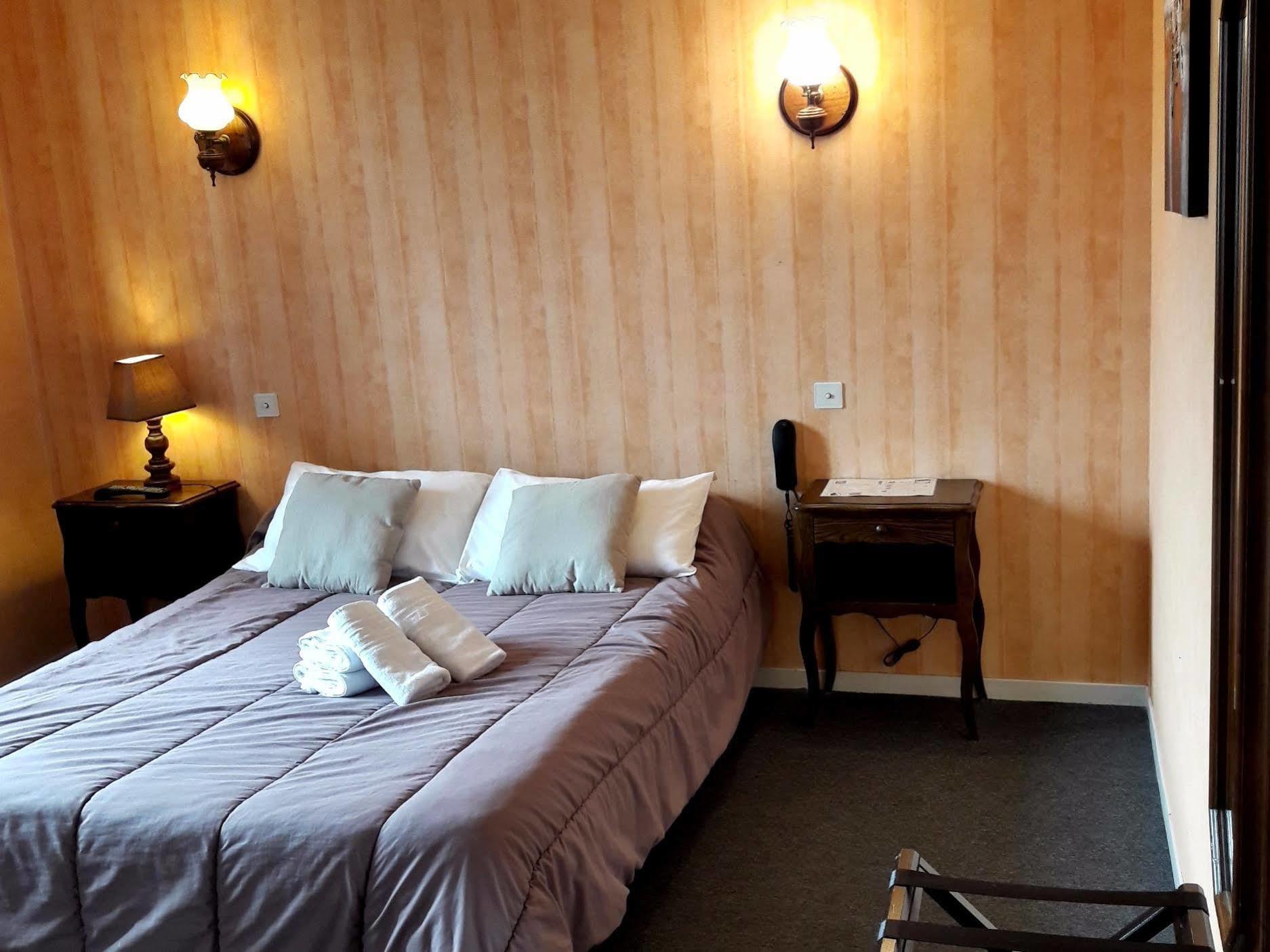 ホテル Chez Francoise バンヌ エクステリア 写真